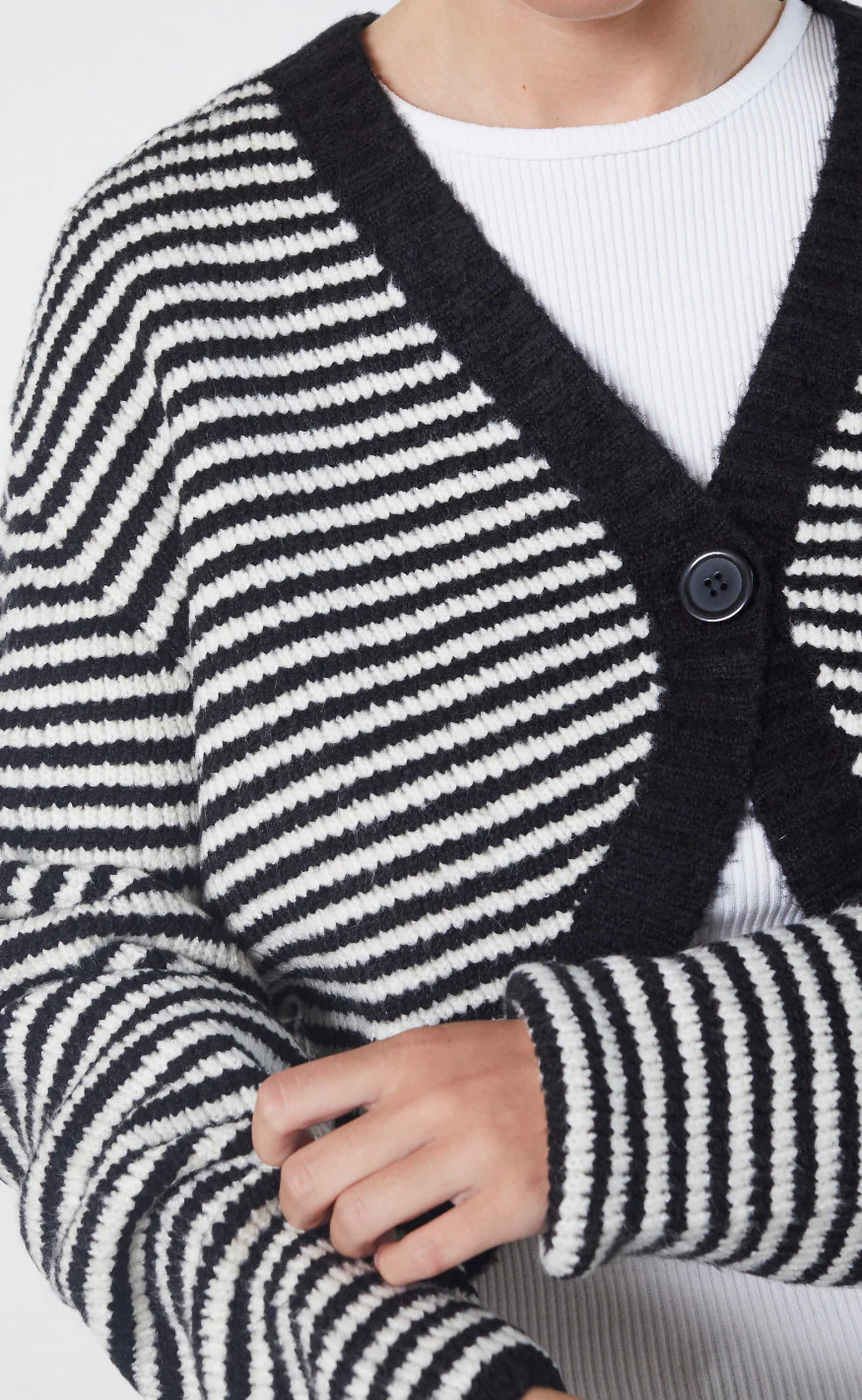 Sisters Point Cardigan - Helva - Black/Cream - Image 4